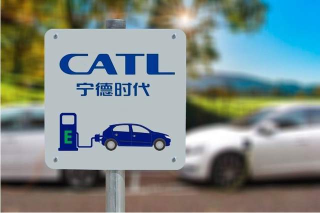 市值缩水超6000亿！车企叫苦不迭，万亿电池巨头“危机”隐现？
