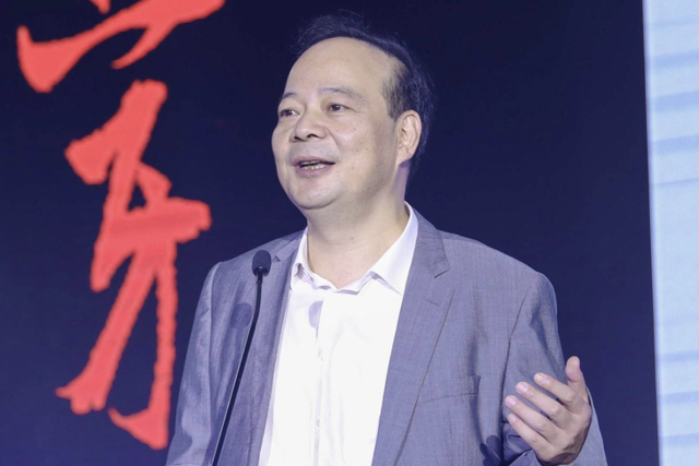 市值缩水超6000亿！车企叫苦不迭，万亿电池巨头“危机”隐现？