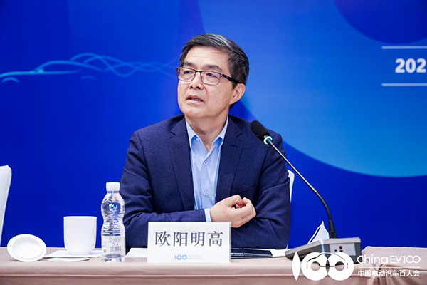 稳健前行 新能源汽车产业2023年发展趋势解读
——百人会论坛（2023）专家媒体交流会在京举行